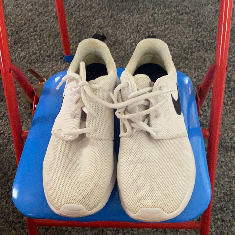 Women’s Nike roshe trainers